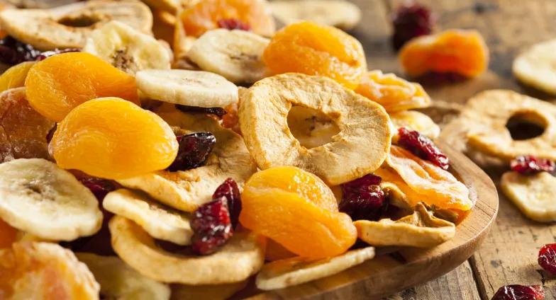 mixture of dried fruits